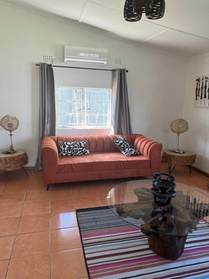Mukala Lodge Lusaka Extérieur photo